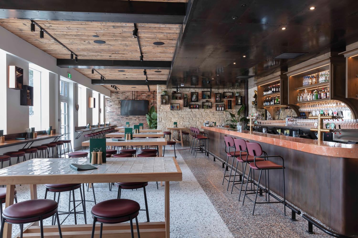 Continental Bar